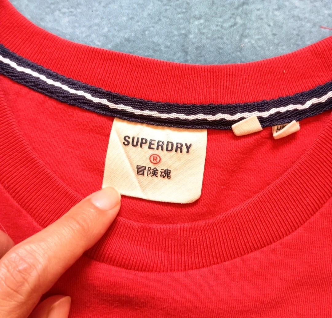 🔥 Superdry Red Logo T-Shirt | Streetwear Essential | UK 10 / EU 38 – Superdry – taille S / 36 / 8 5