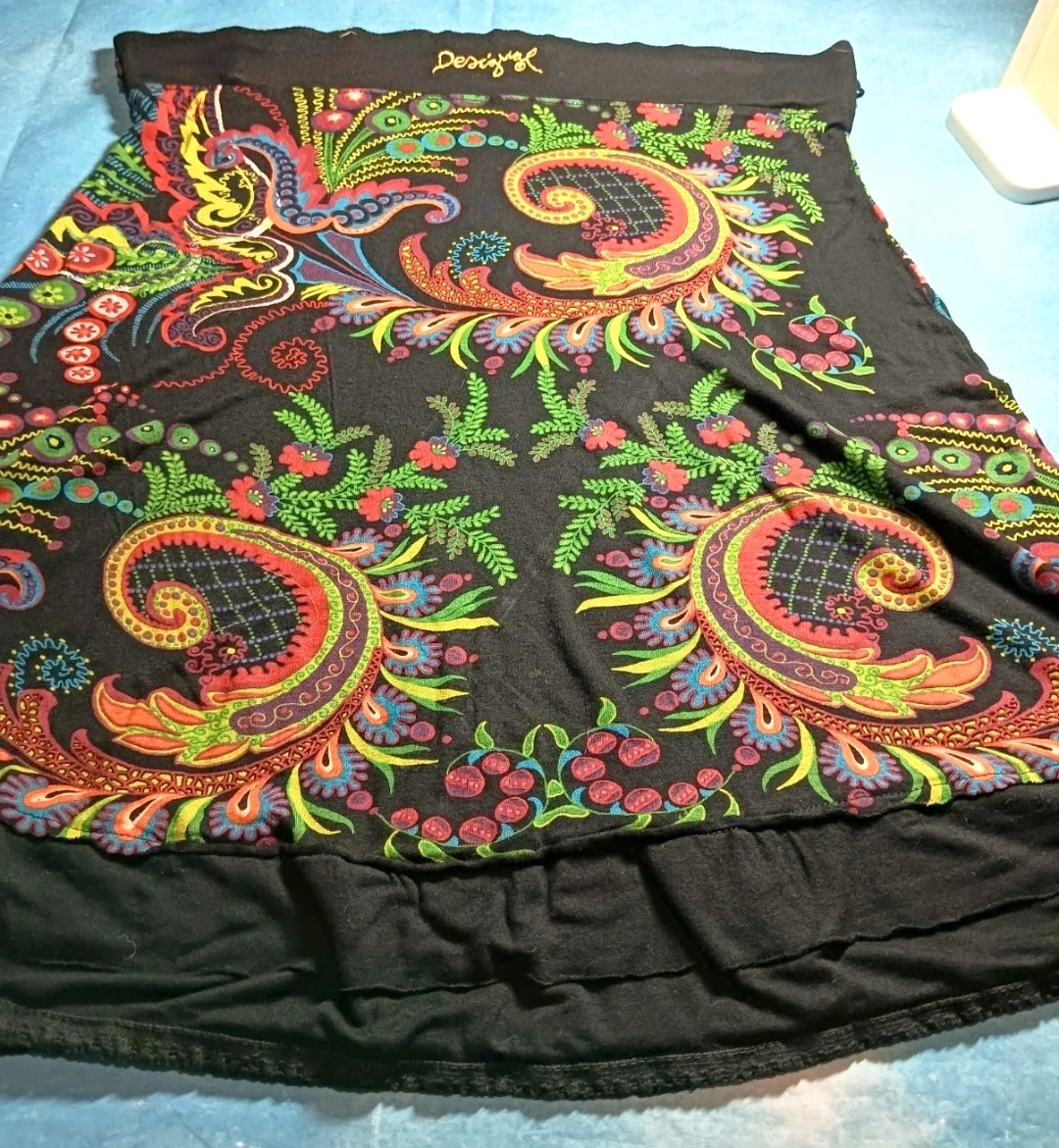 Falda corta Desigual negra con estampado L / Desigual black printed mini skirt L – Desigual – taille L / 40 / 12 4