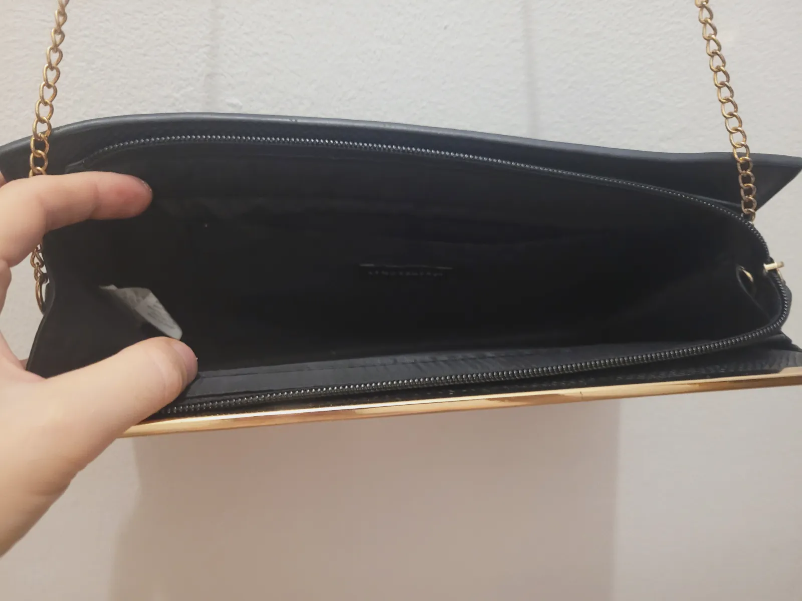 Bolso de mano negro Atmosphere con cadena dorada – Atmosphere – taille Taille unique 4