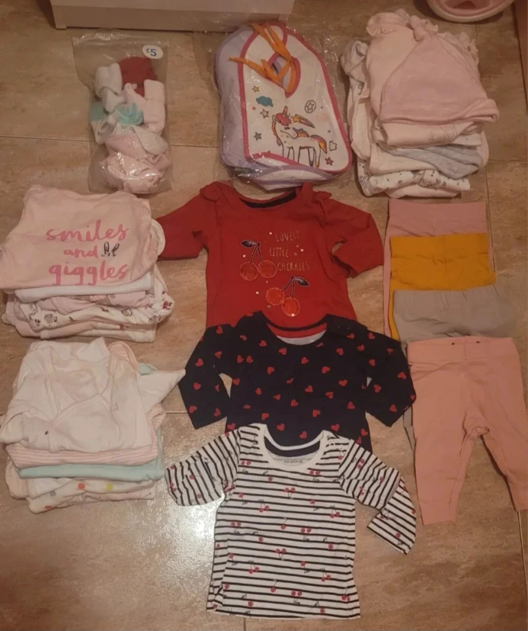 Lote de ropa de bebe de niña 0/3 meses con mucha ropa nueva
