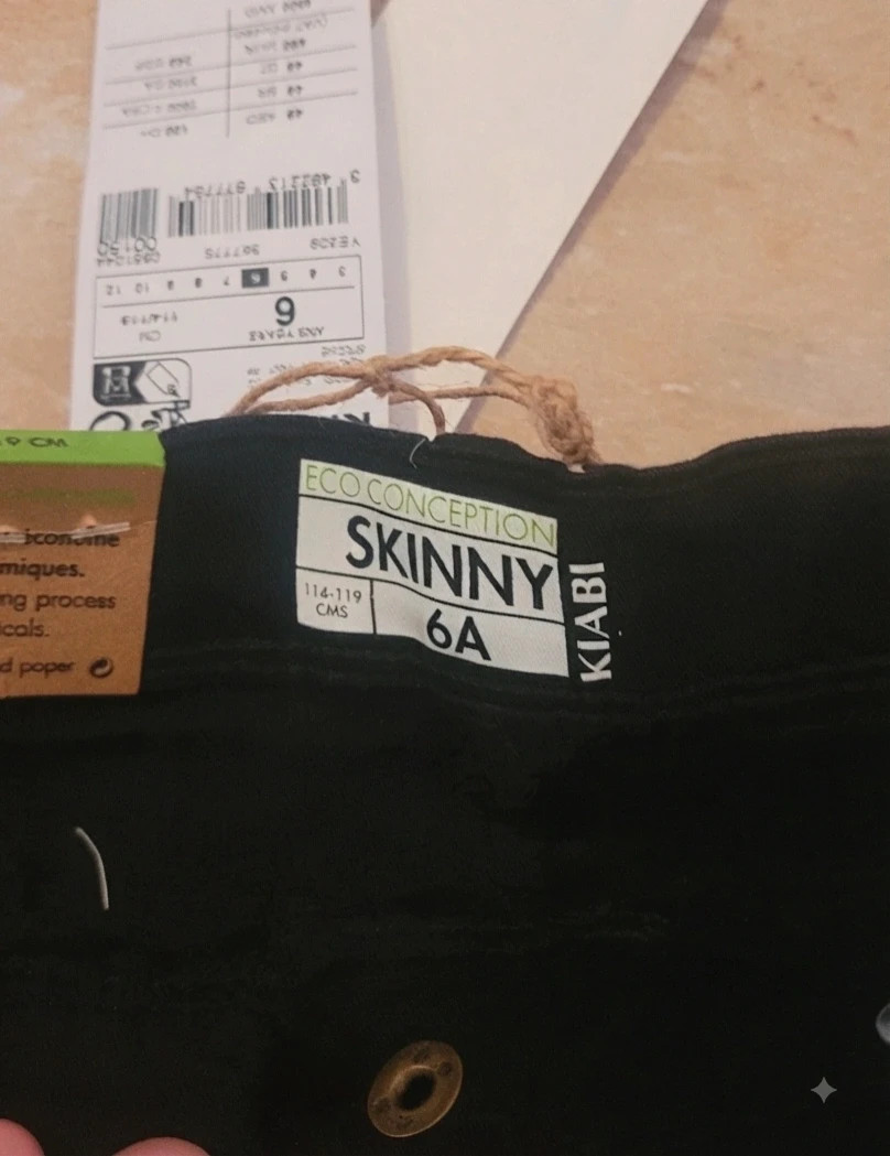 Pantalón vaquero negro tipo Skinny (Kiabi) – Kiabi – taille 6 ans / 116 cm 2
