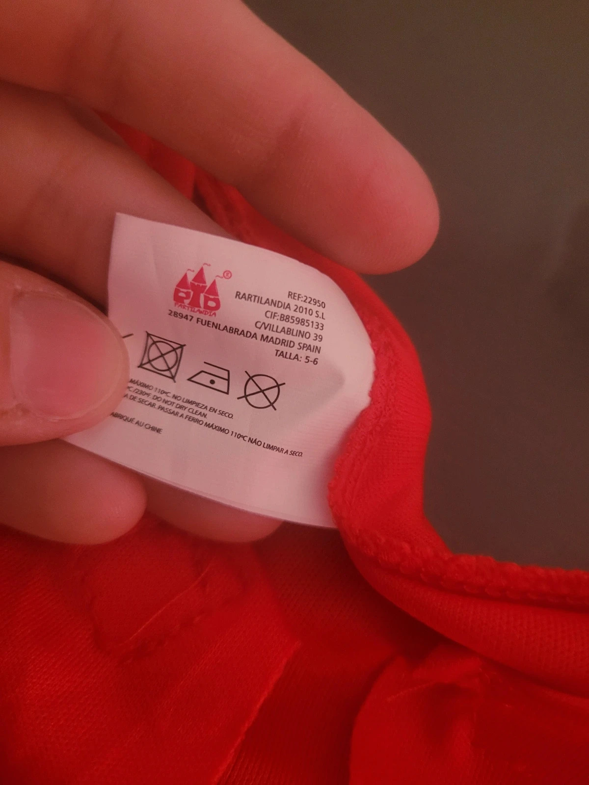 Capa roja de superhéroe para disfraz - Talla 5/6 – Partilandia – taille 5 ans / 110 cm 3