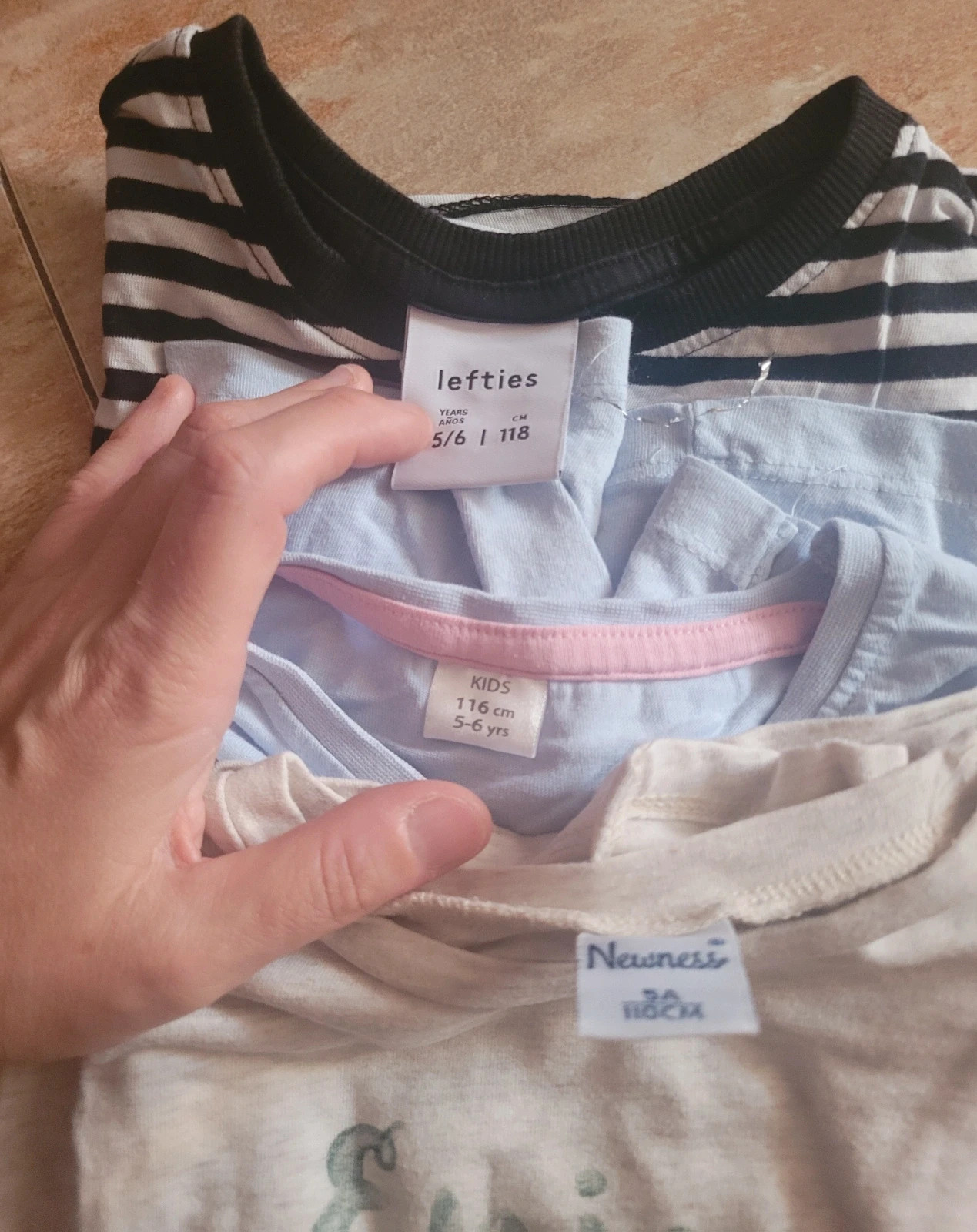 Lote de 10 camisetas niña talla 5-6 años – H&M – taille 6 ans / 116 cm 4