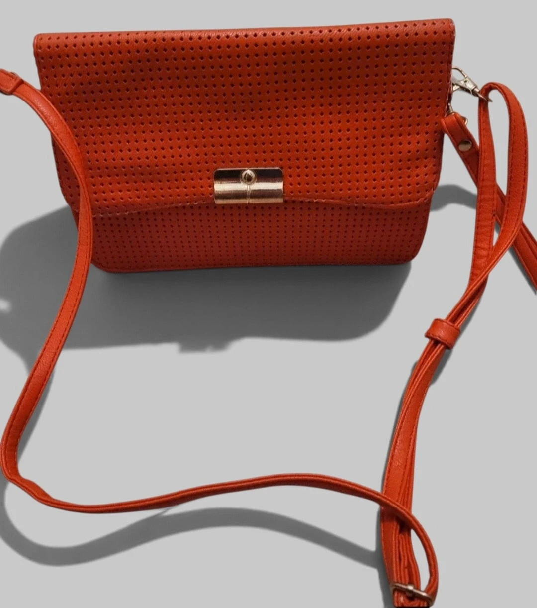Bolso rojo de hombro – sin marca