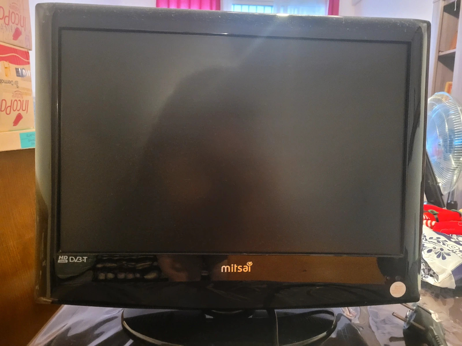 Televisor Mitsai 19" LCD - para monitor o habitación pequeña – MITSAI