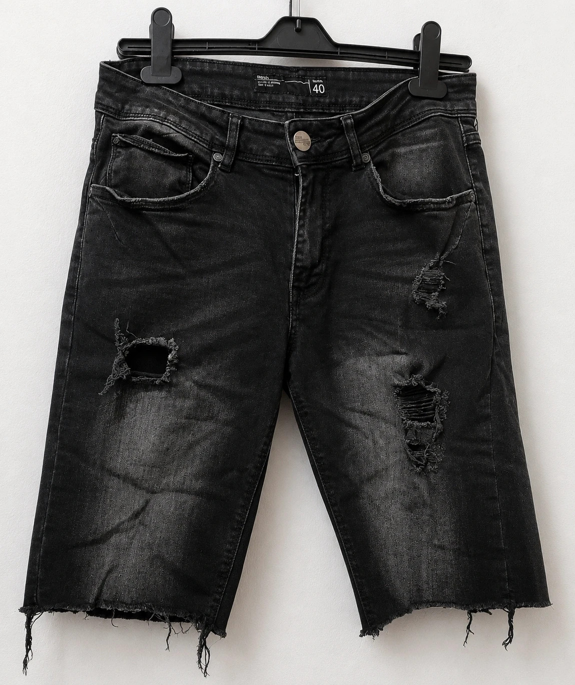 Pantalones cortos vaqueros negros con rotos - Talla 40 – Inside – taille M 3