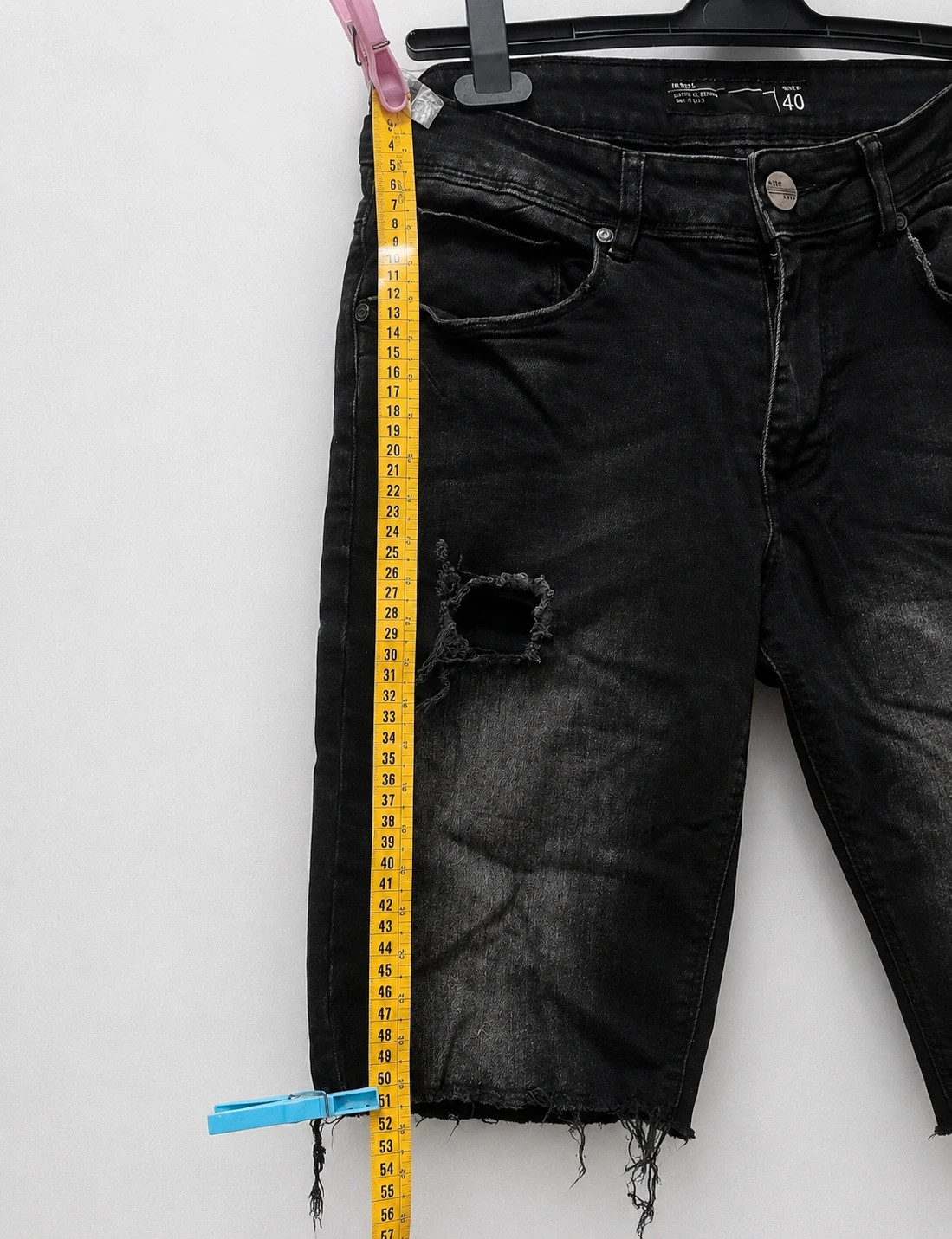 Pantalones cortos vaqueros negros con rotos - Talla 40 – Inside – taille M 5