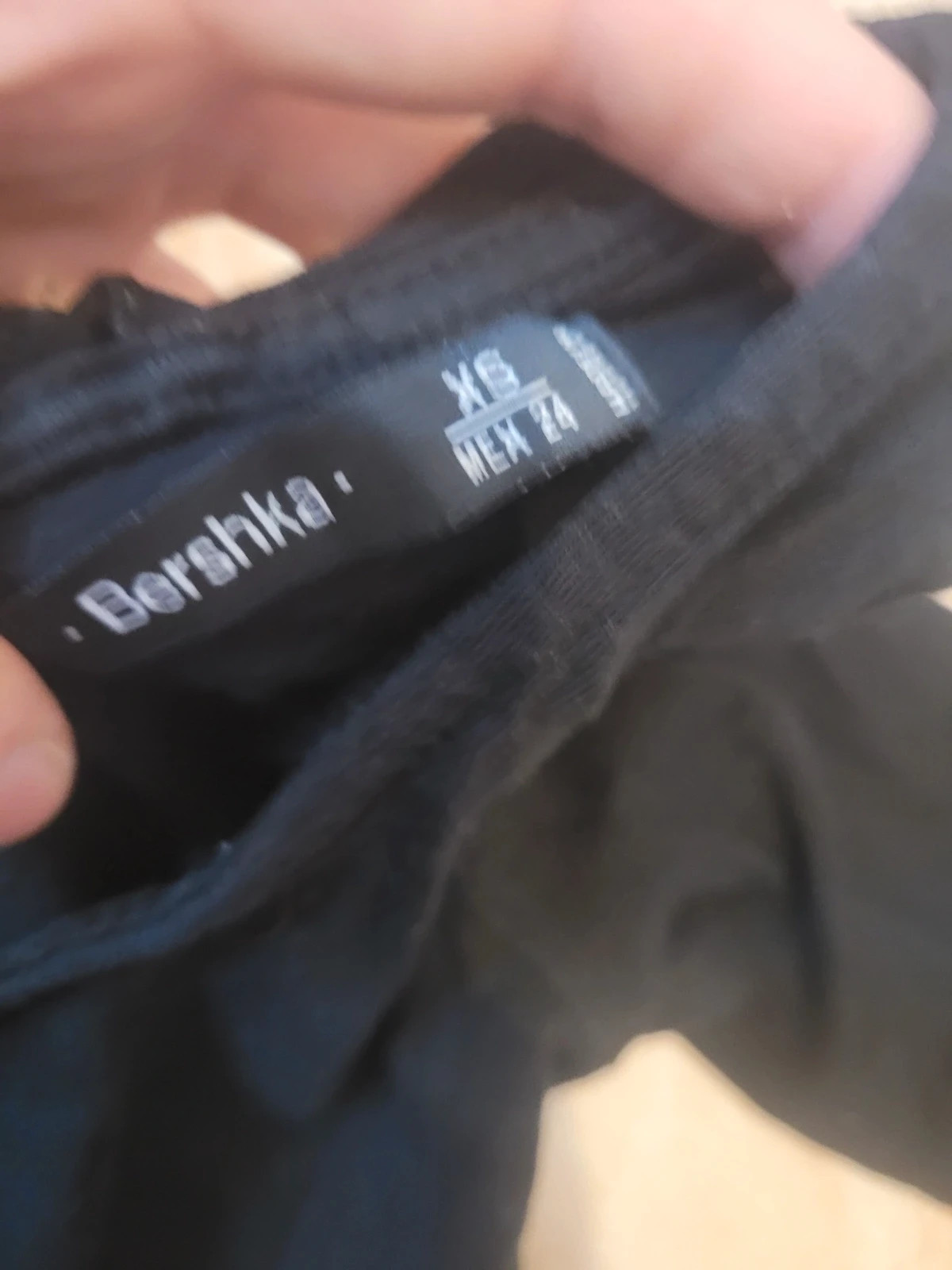 Camiseta negra con espalda cruzada talla XS – Bershka – taille XS / 34 / 6 3