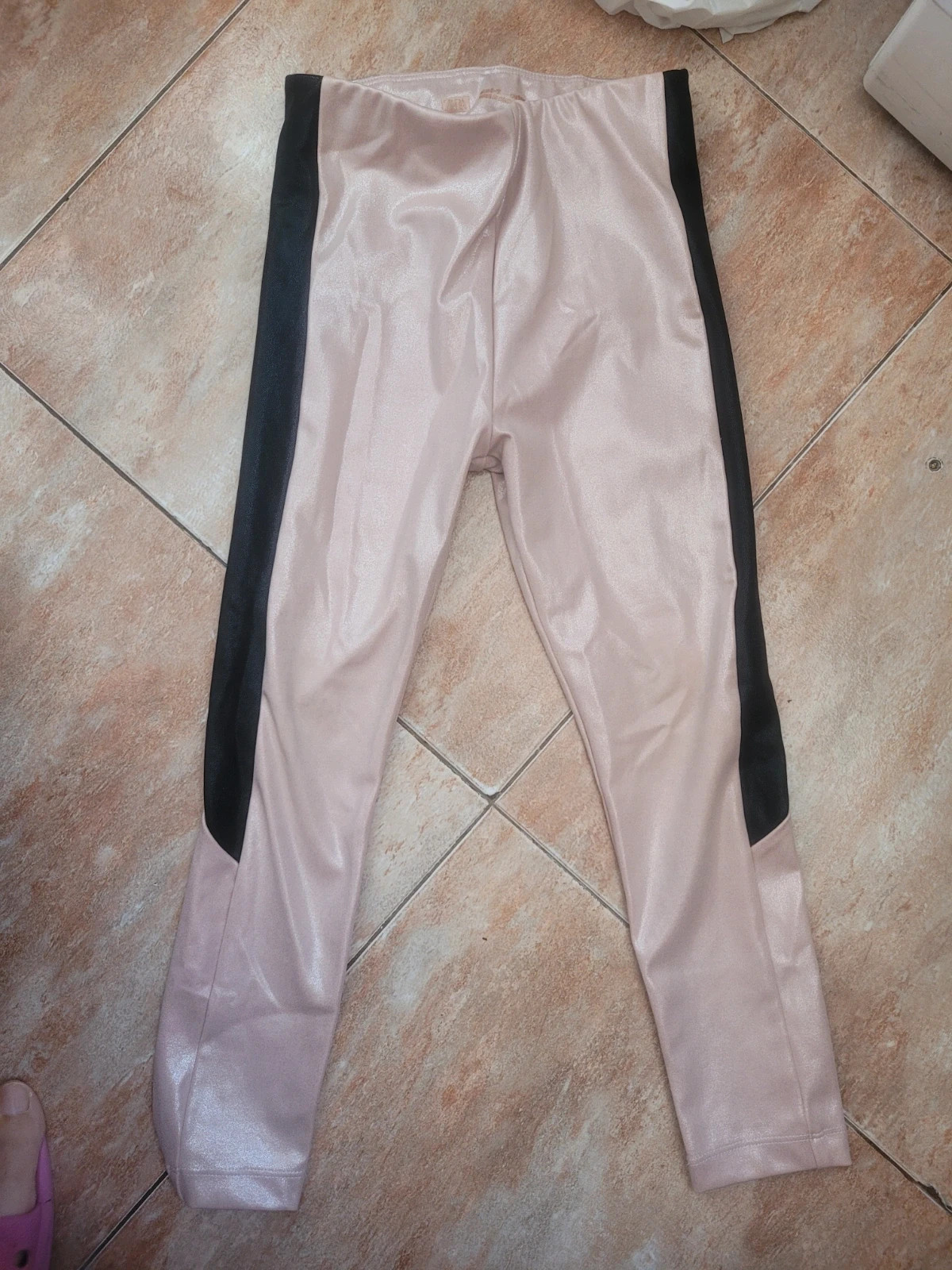 Leggings metálicos Zara Kids talla 6/7 años – Zara – taille 6 ans / 116 cm 2