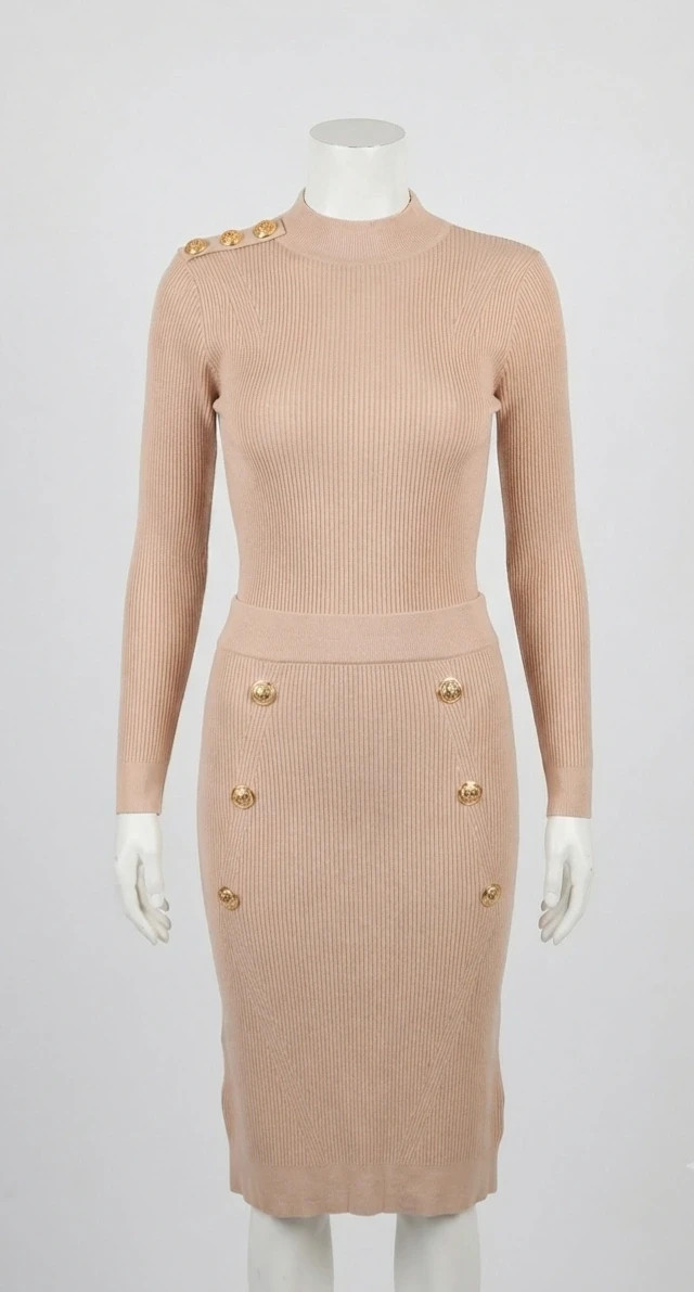 Conjunto dos piezas punto beige botones dorados talla m/l