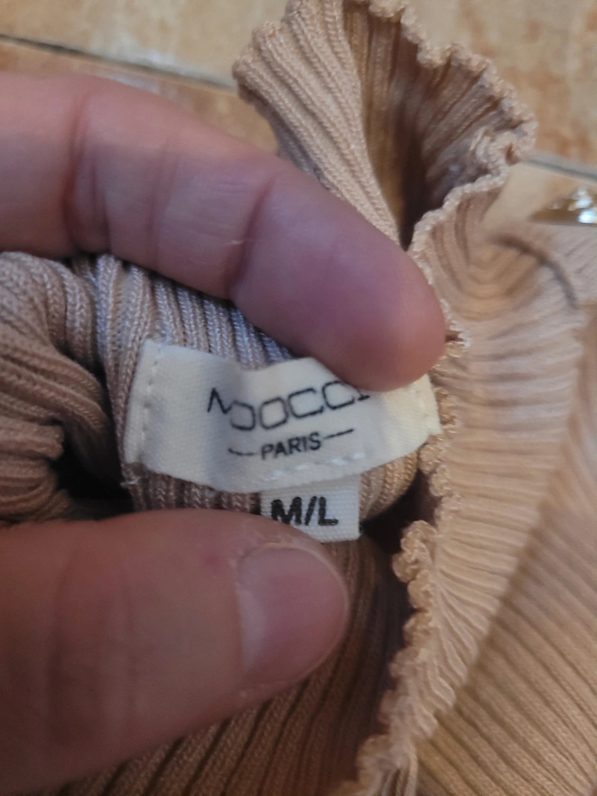 Conjunto dos piezas punto beige botones dorados talla m/l – MOOCCI – taille M / 38 / 10 5