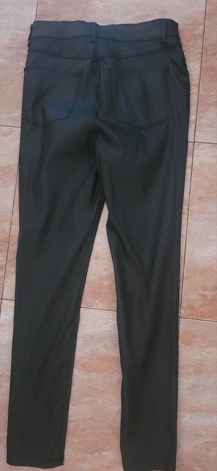 Pantalón pitillo negro efecto piel primark talla 40 m – Primark – taille M / 38 / 10 2