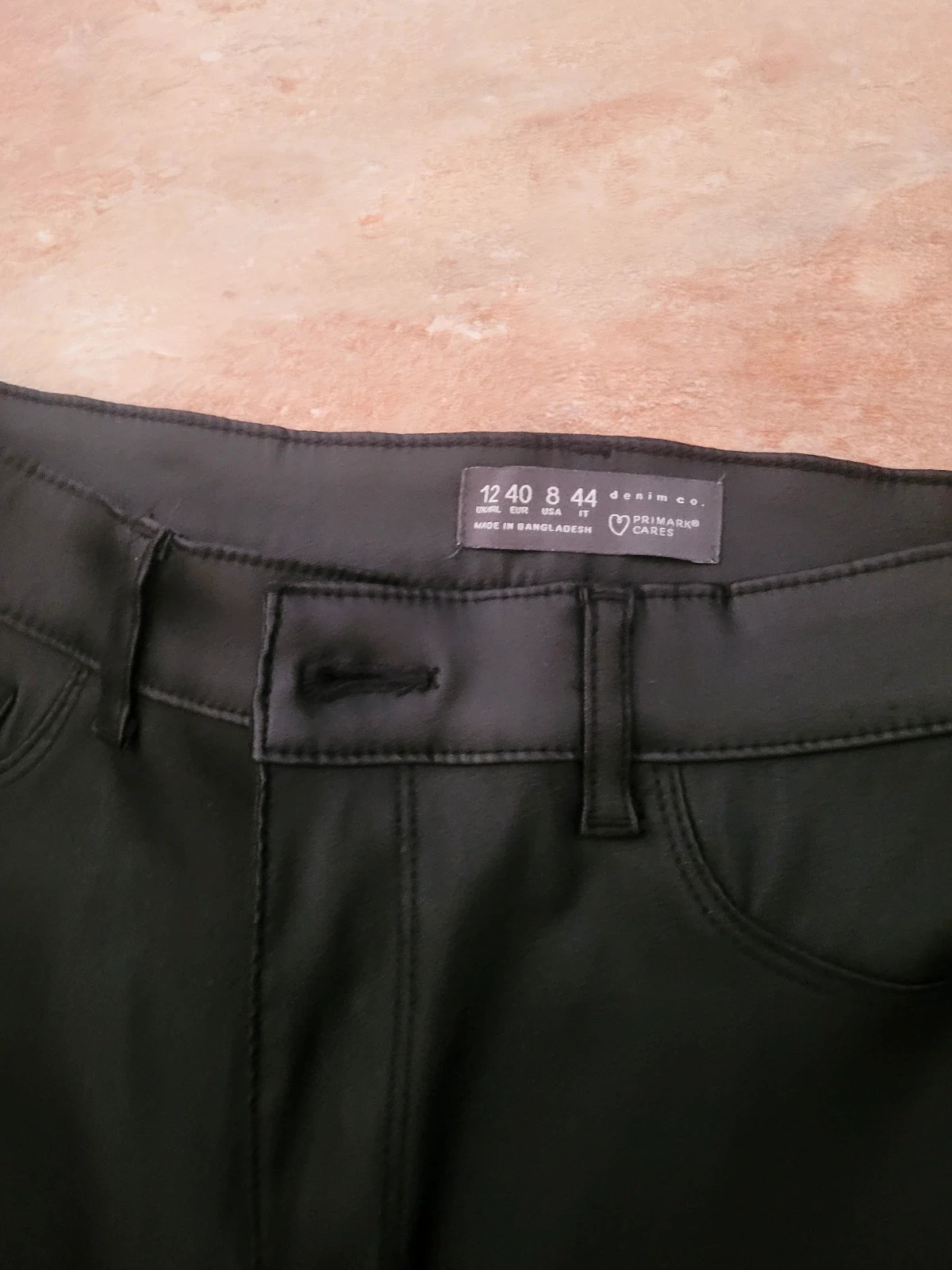 Pantalón pitillo negro efecto piel primark talla 40 m – Primark – taille M / 38 / 10 3