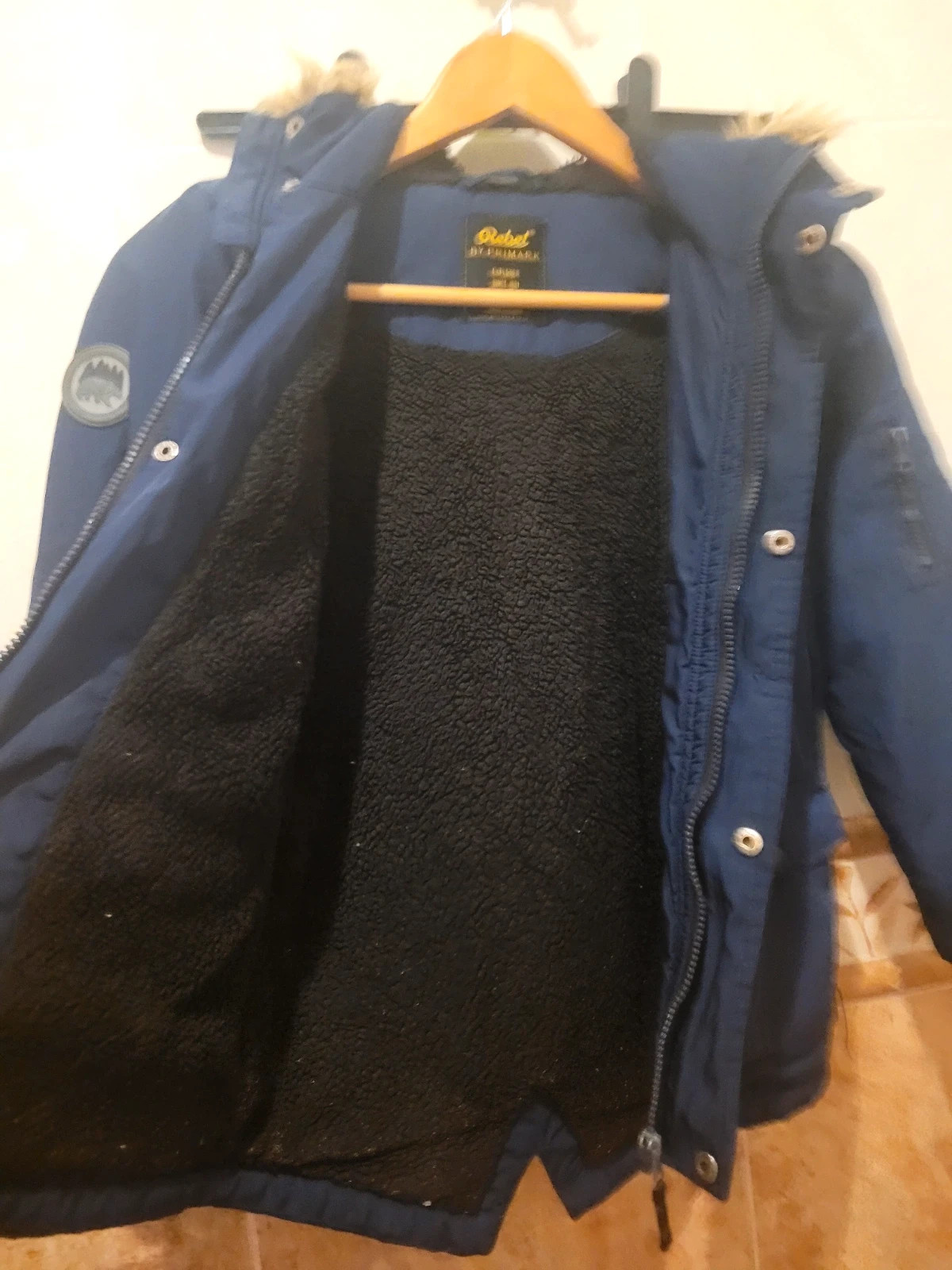 Parka Azul Marino Rebel by Primark - Talla 7-8 años (128 cm) – Rebel – taille 8 ans / 128 cm 3