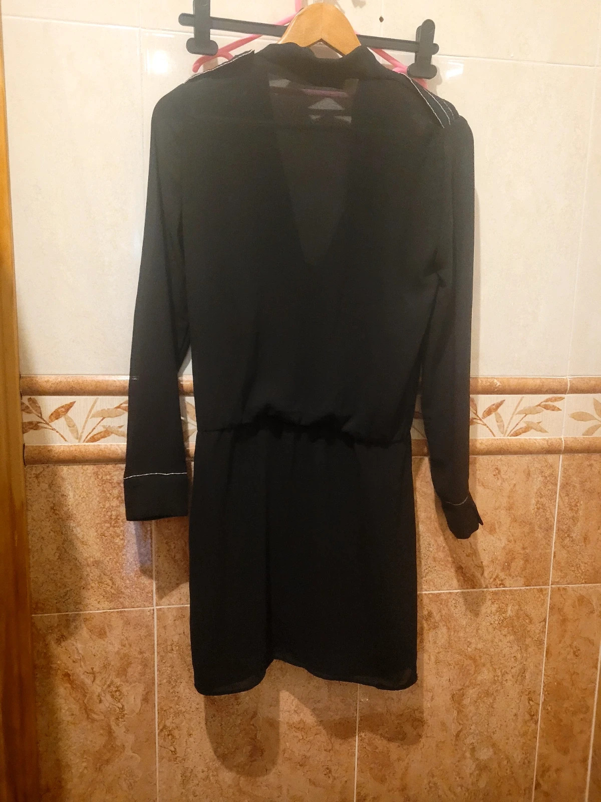 Vestido Negro Mango Suit - Estilo Cruzado con Detalles Plateados – Mango – taille S / 36 / 8 2