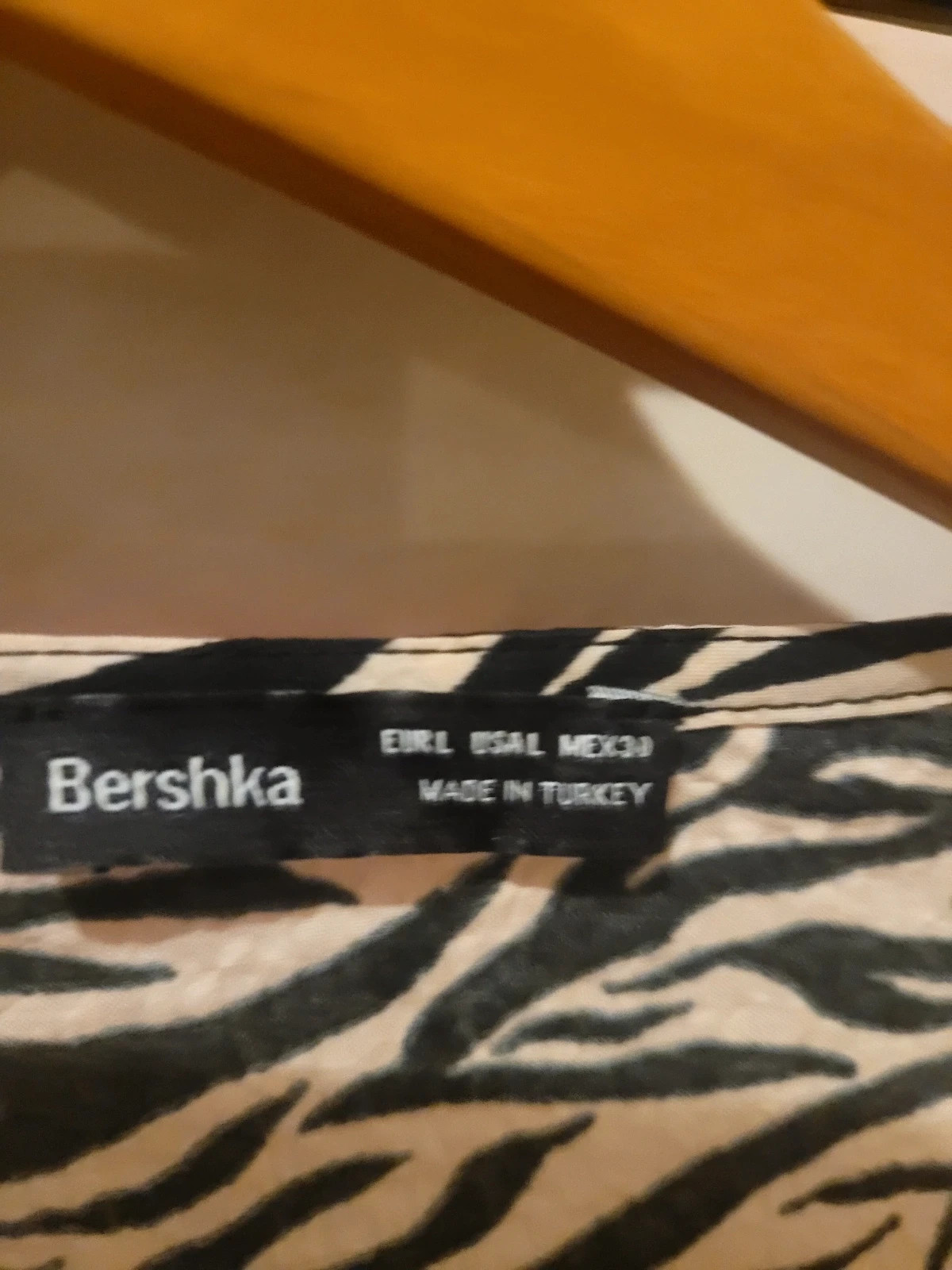 Vestido corto cebra Bershka - Talla L – Bershka – taille L / 40 / 12 5