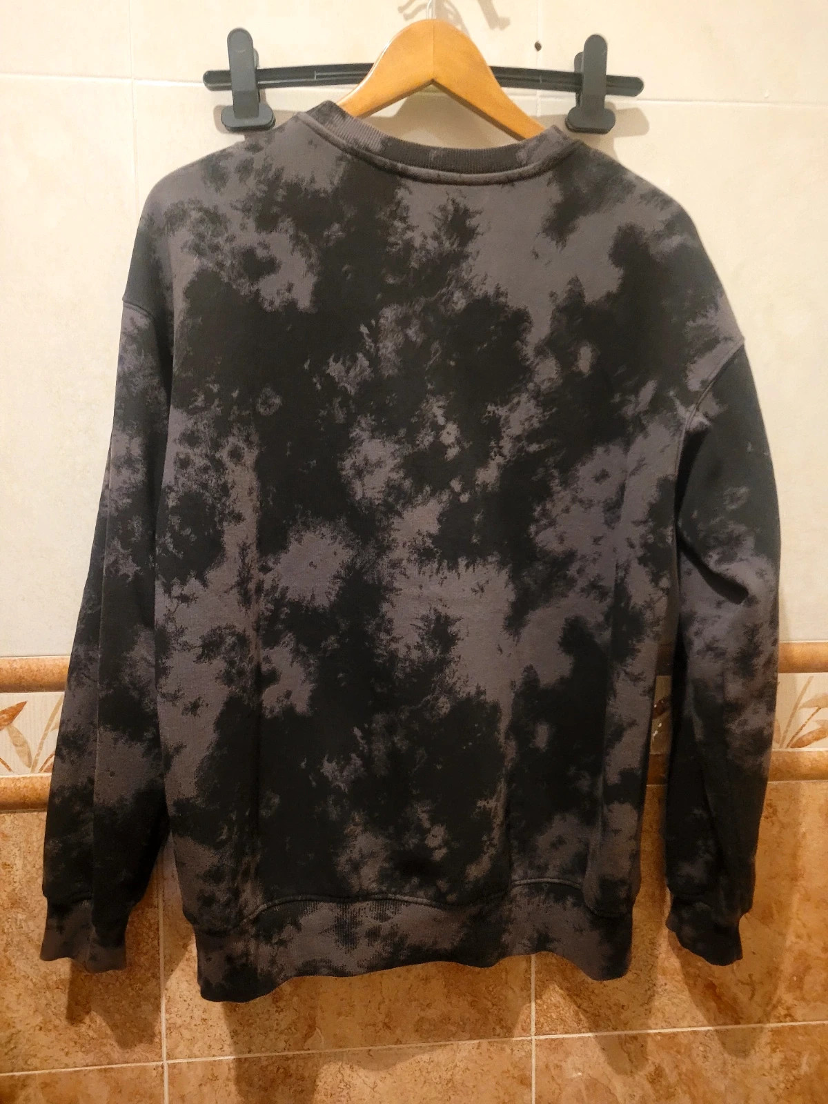 Sudadera Stranger Things (H&M) - Tie-Dye 🔥 – H&M – taille 12 ans / 152 cm 2