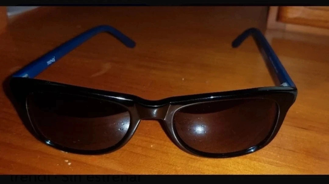 Gafas de sol negras y azules – Trend it up 2