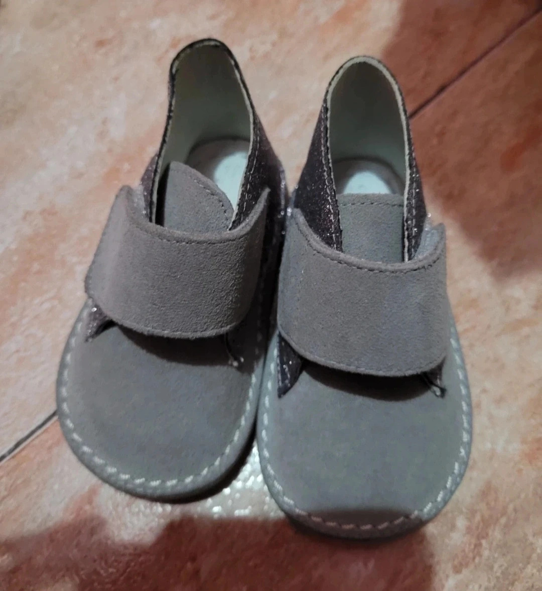 Botitas de bebé grises con velcro – Aladino – taille 19
