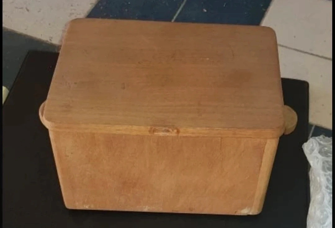 Caja de madera con tapa