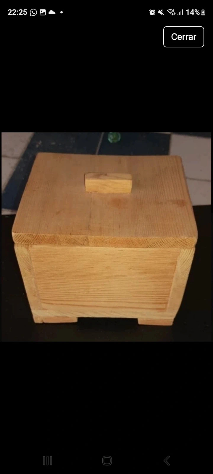 Caja de madera rústica con tapa
