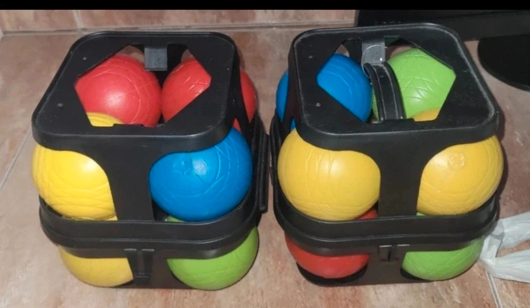 Set de Petanca Profesional de Plástico con PESO (8 bolas) + Soportes