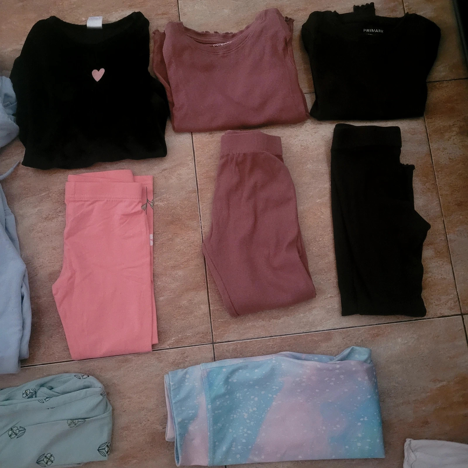 Lote de 16 prendas de niña de invierno/entretiempo – Primark – taille 5 ans / 110 cm 2