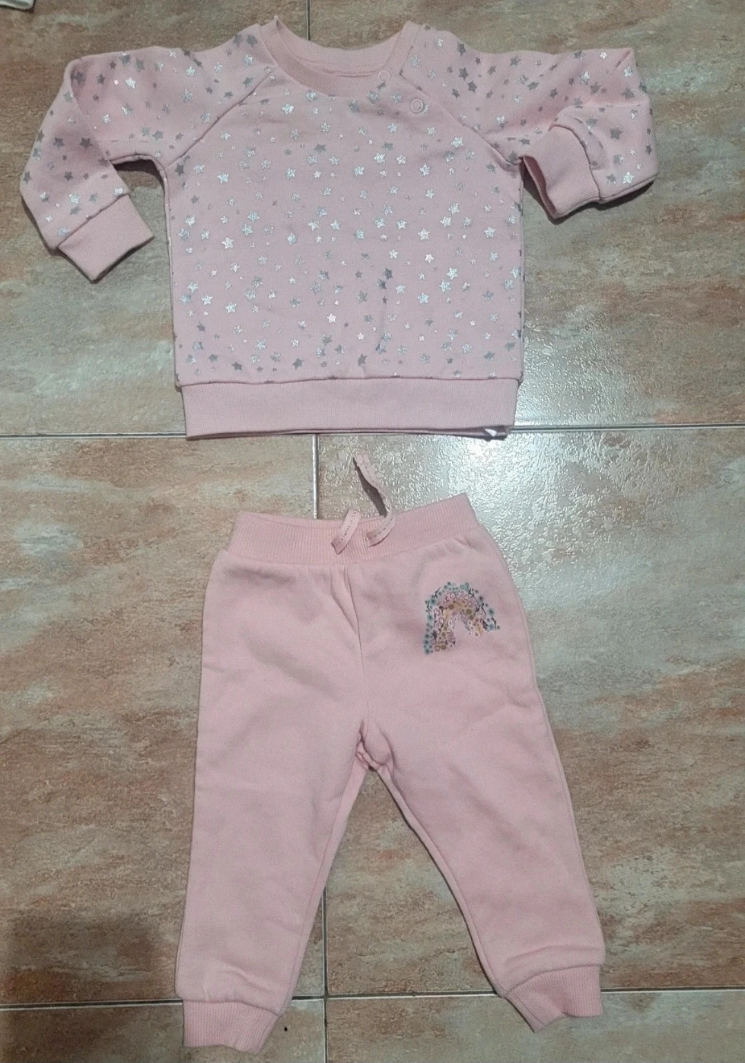 Chándals de bebé niña – Disney ,Primark, C&A – taille 6-9 mois / 68 cm 2