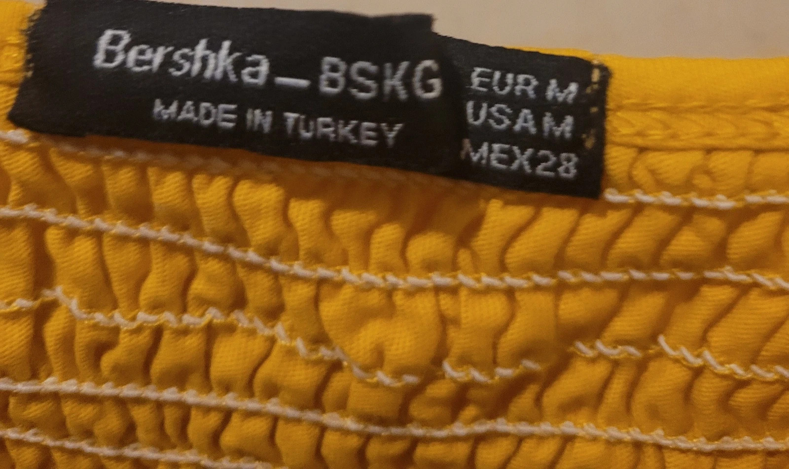 Top corto fruncido amarillo Bershka Talla M – Bershka – taille M / 38 / 10 3