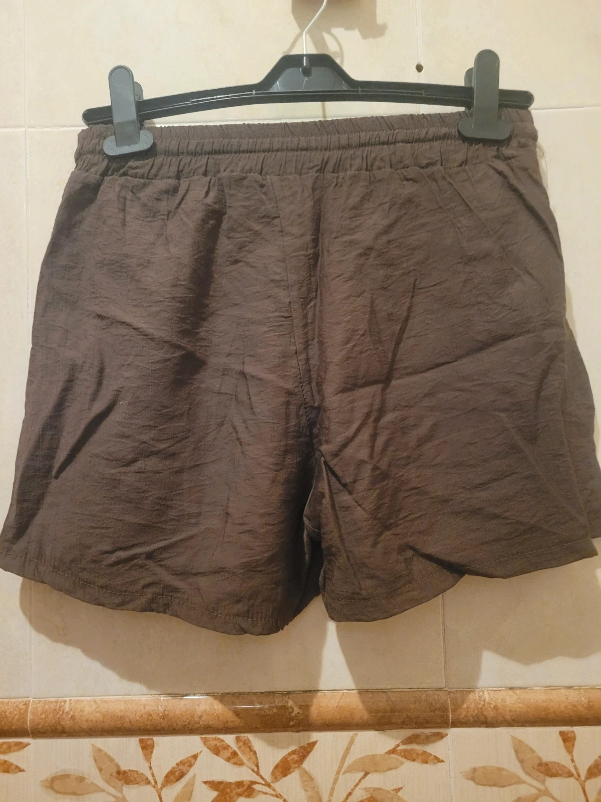Shorts marrones fluidos de la marca italiana Mecchù. – MECCHU – taille M / 38 / 10 2