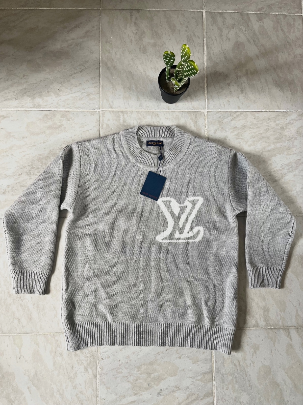 Sweat LV – Kiabi – taille XS 3