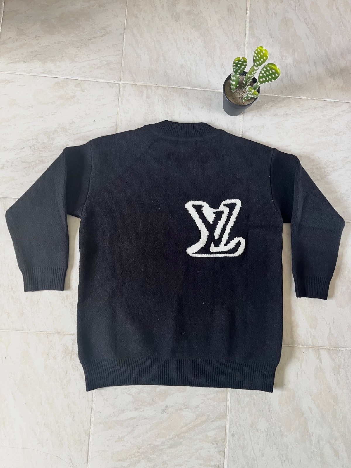 Sweat LV – Kiabi – taille XS 3
