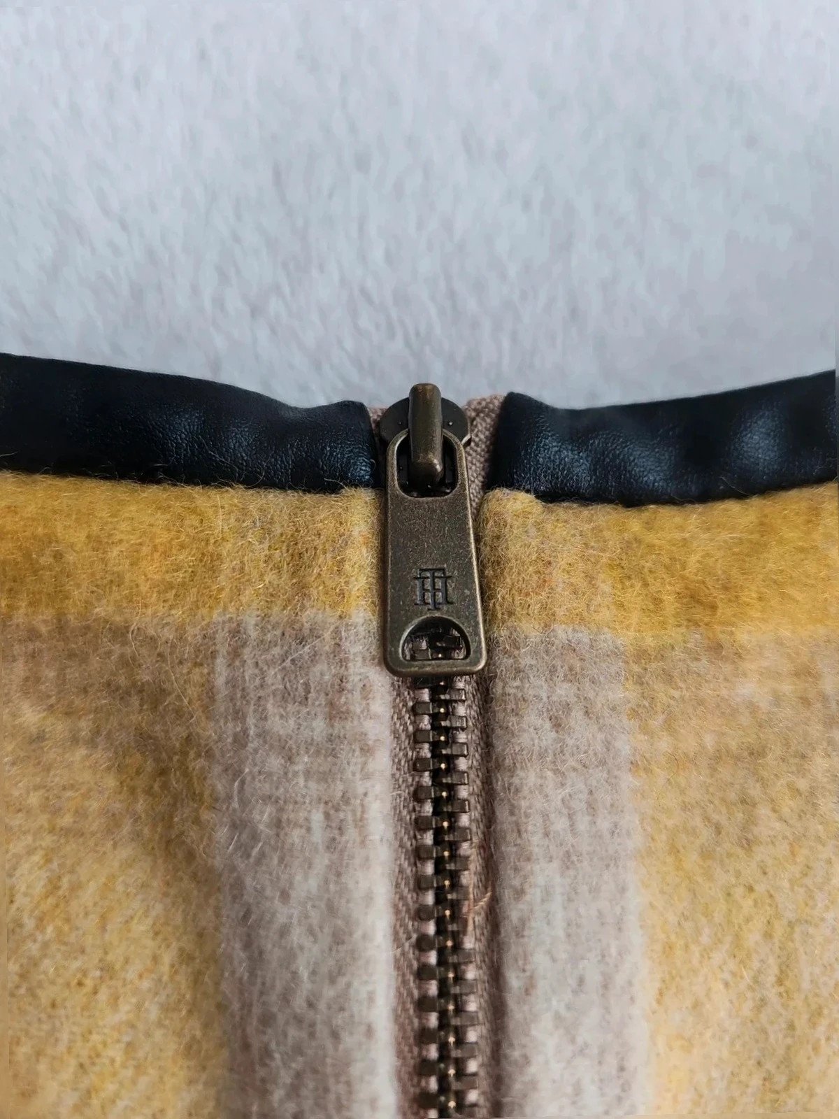 Pull manches courtes Zippé tommy Hilfiger jaune gris blanc 10 S – Tommy Hilfiger – taille S / 36 / 8 5