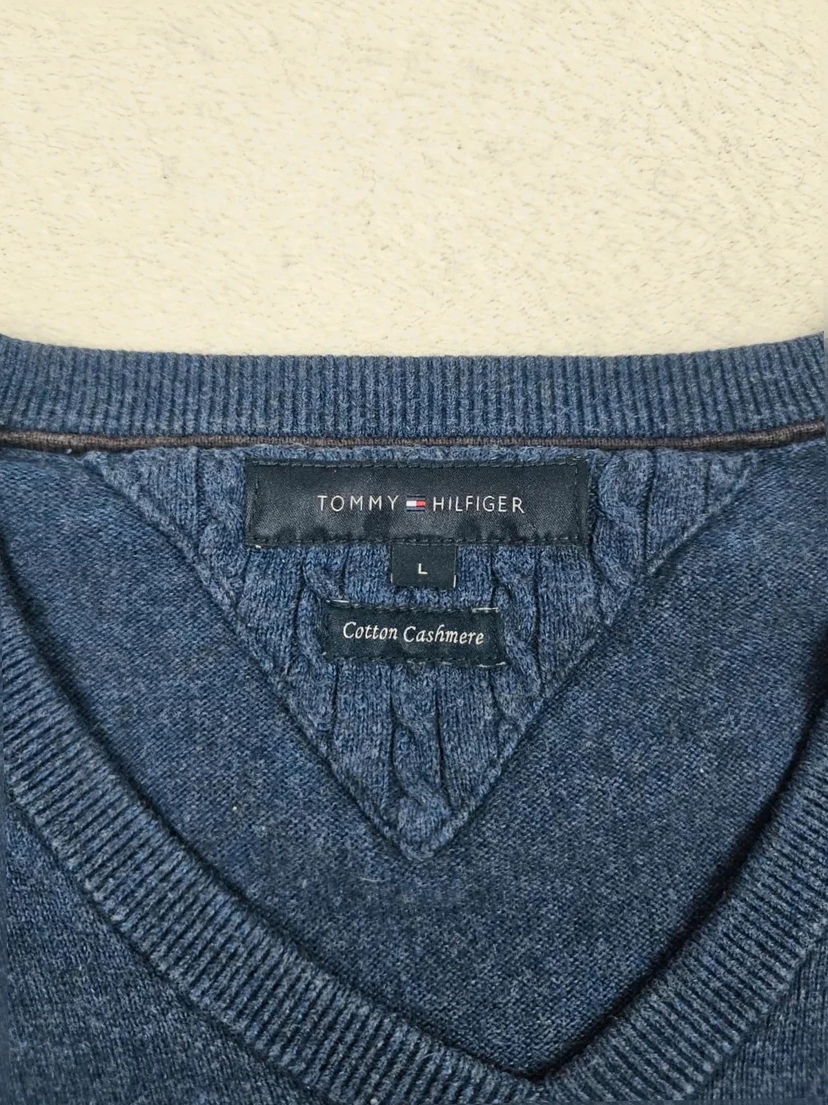 Pull col V Tommy hilfiger Bleu Marine l Cachemire – Tommy Hilfiger – taille L 4