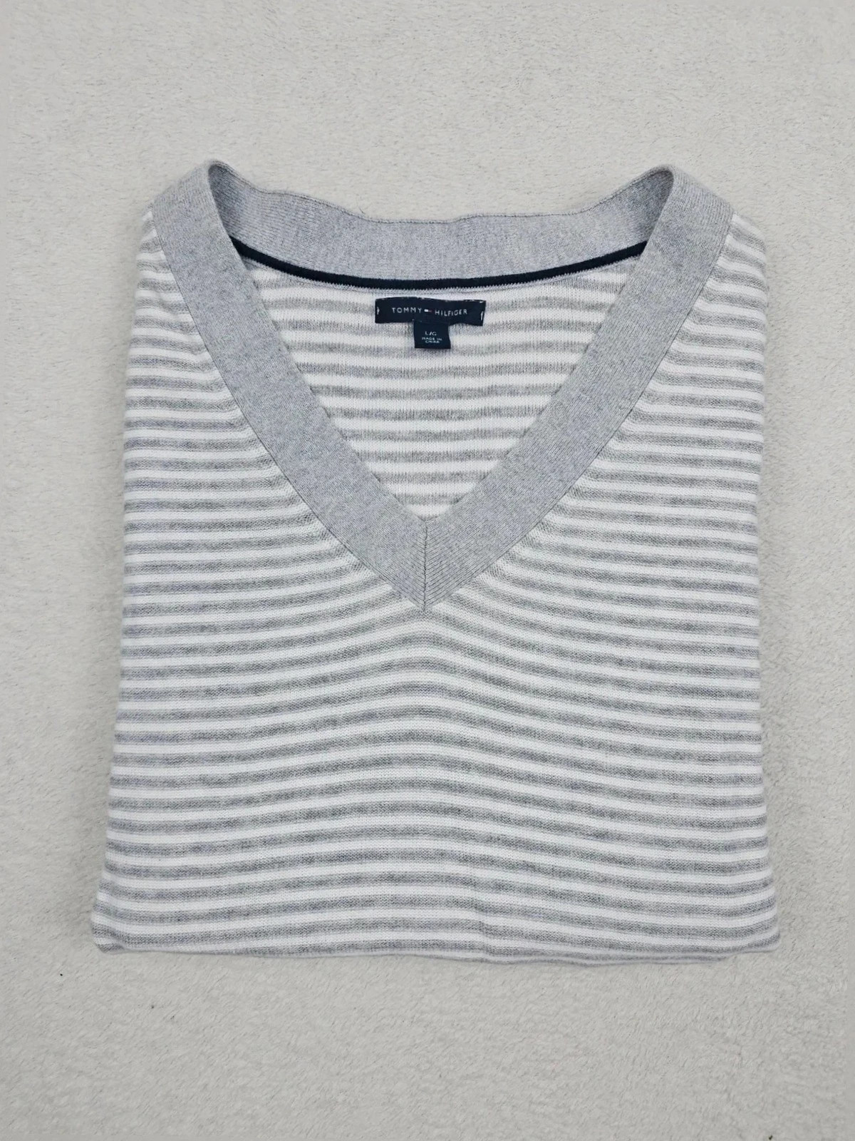 Tommy Hilfiger Pull Col V Rayé Gris Blanc Taille L
