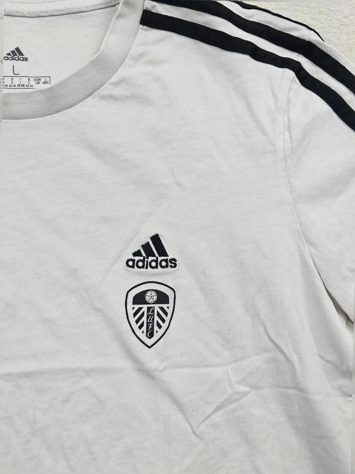 T-shirt Adidas l blanc et Noir – adidas – taille L / 40 / 12 3
