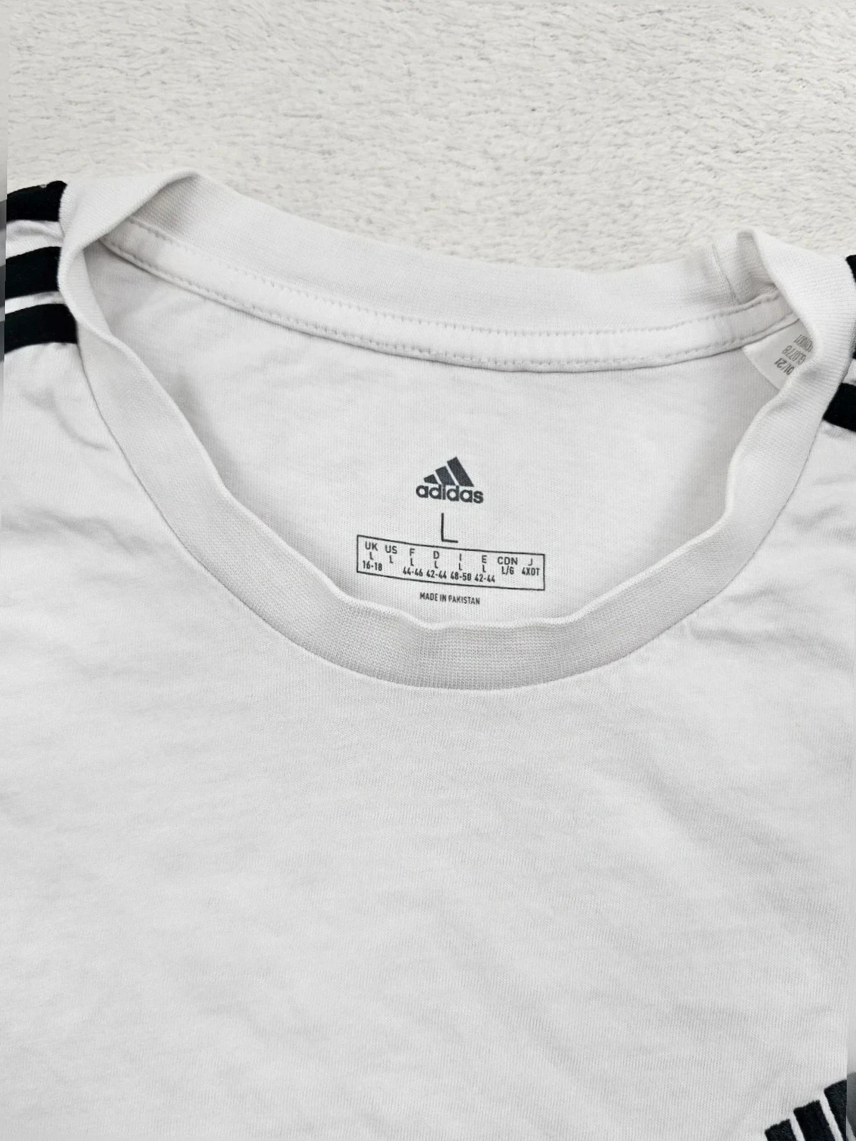 T-shirt Adidas l blanc et Noir – adidas – taille L / 40 / 12 4