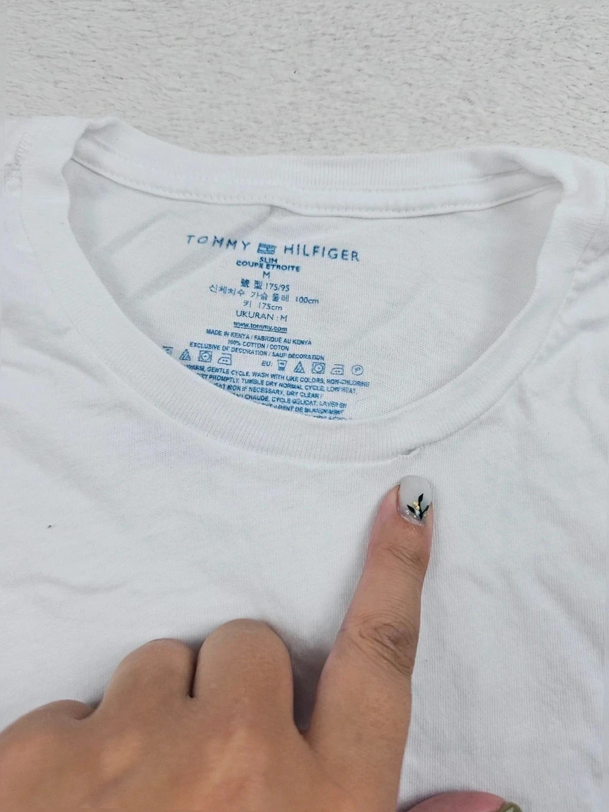 T-shirt uni Blanc logo Brodé Bas M – Tommy Hilfiger – taille M 4