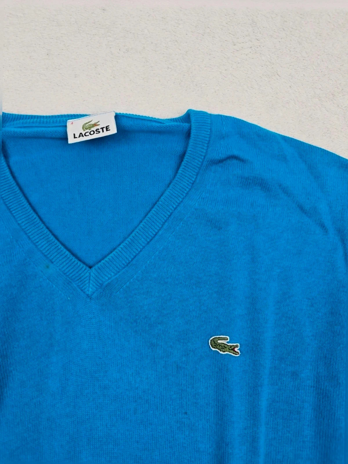 Pull Lacoste bleu col v / V-Neck Sweater Taille 4 / M – Lacoste – taille M 3