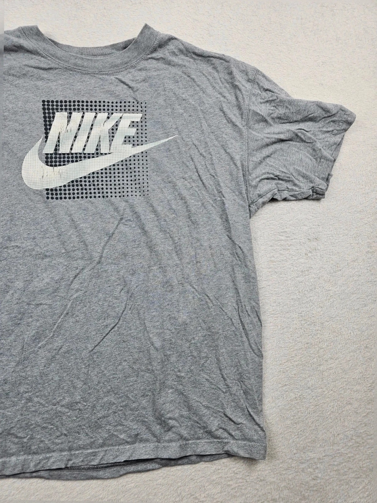 T-shirt nike Gris et noir L – Nike – taille L 2