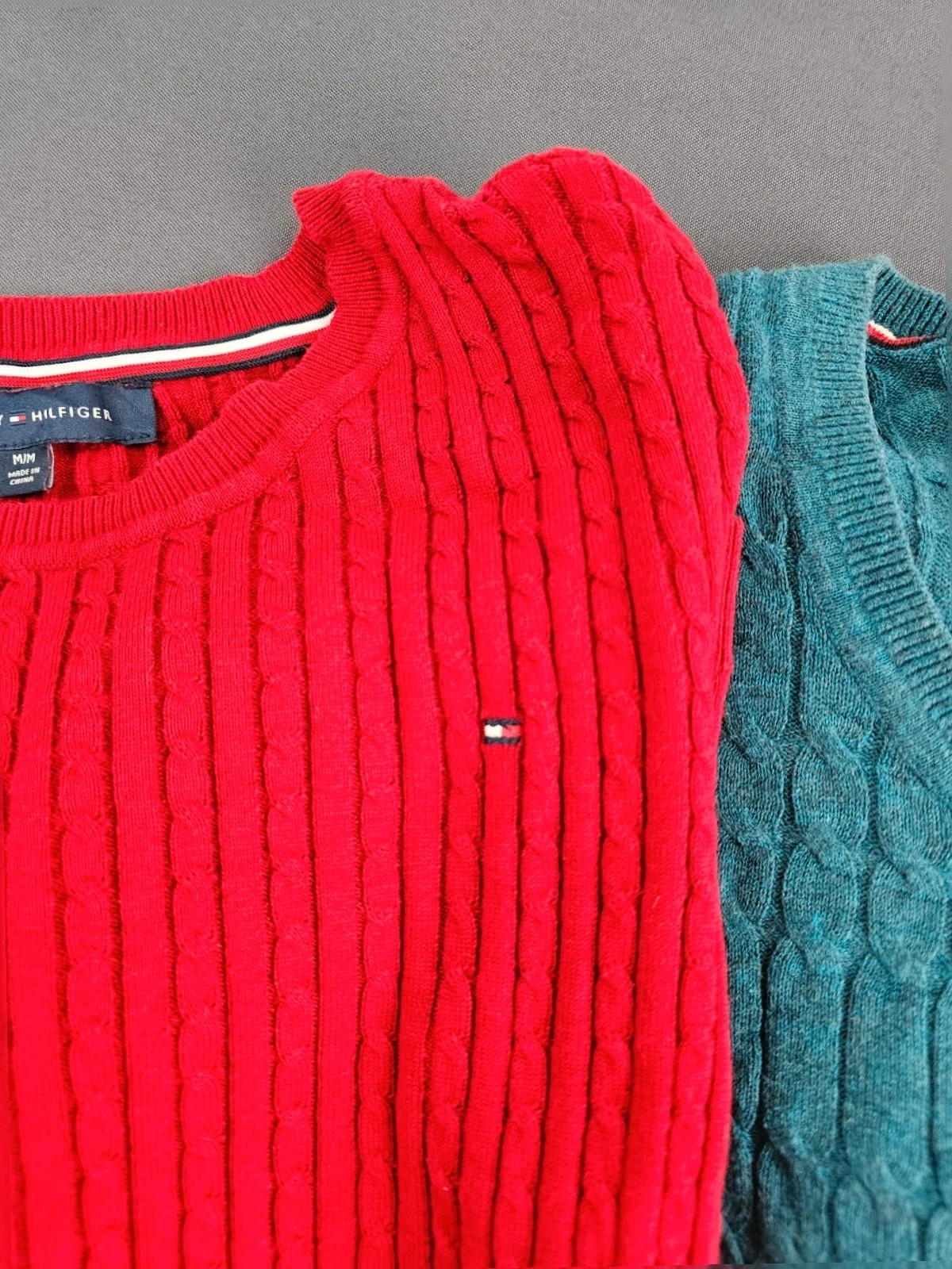 Lot 2 pull tommy Hilfiger Torsadé Taille M Rouge / Bleu Turquoise – Tommy Hilfiger – taille M / 38 / 10 4
