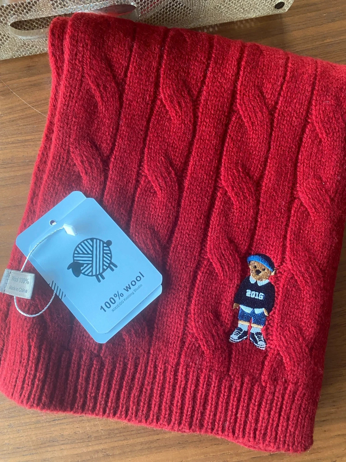 Écharpe 100% Laine Torsadé rouge broderie Ourson – Vintage Dressing 2