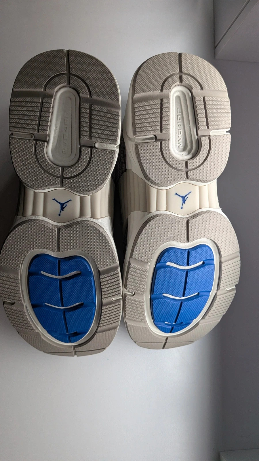 Chaussures de sport Nike Trunner Gris/Bleu – Jordan – taille 42.5 5