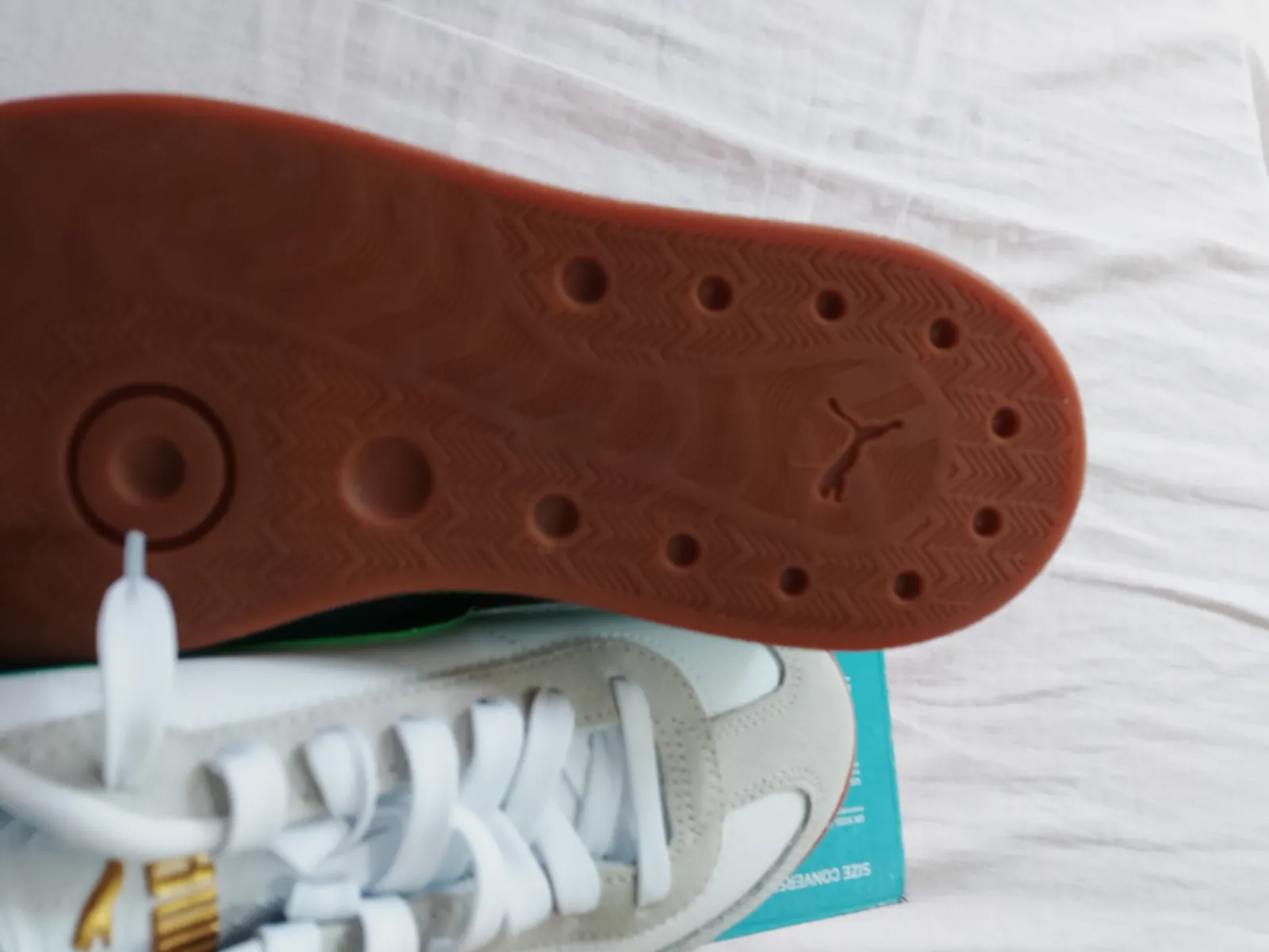 Baskets Puma blanches et vertes avec boîte – Puma – taille EU 40 7