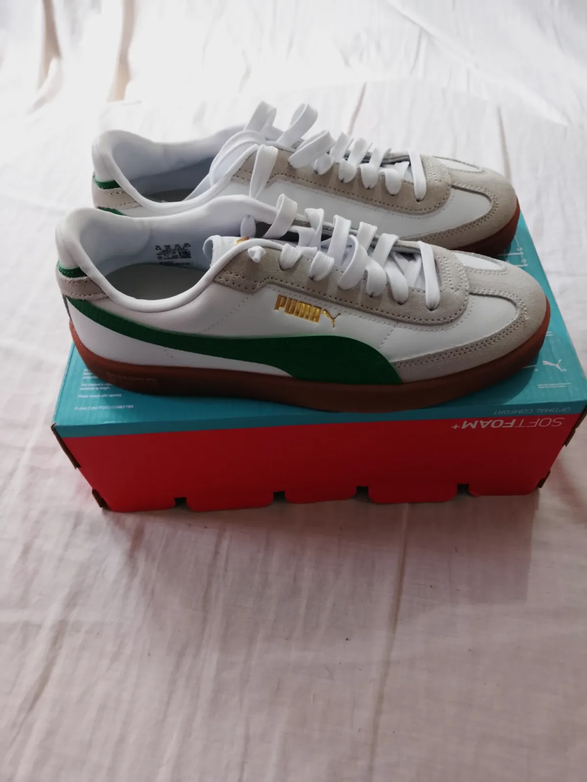 Baskets Puma blanches et vertes avec boîte