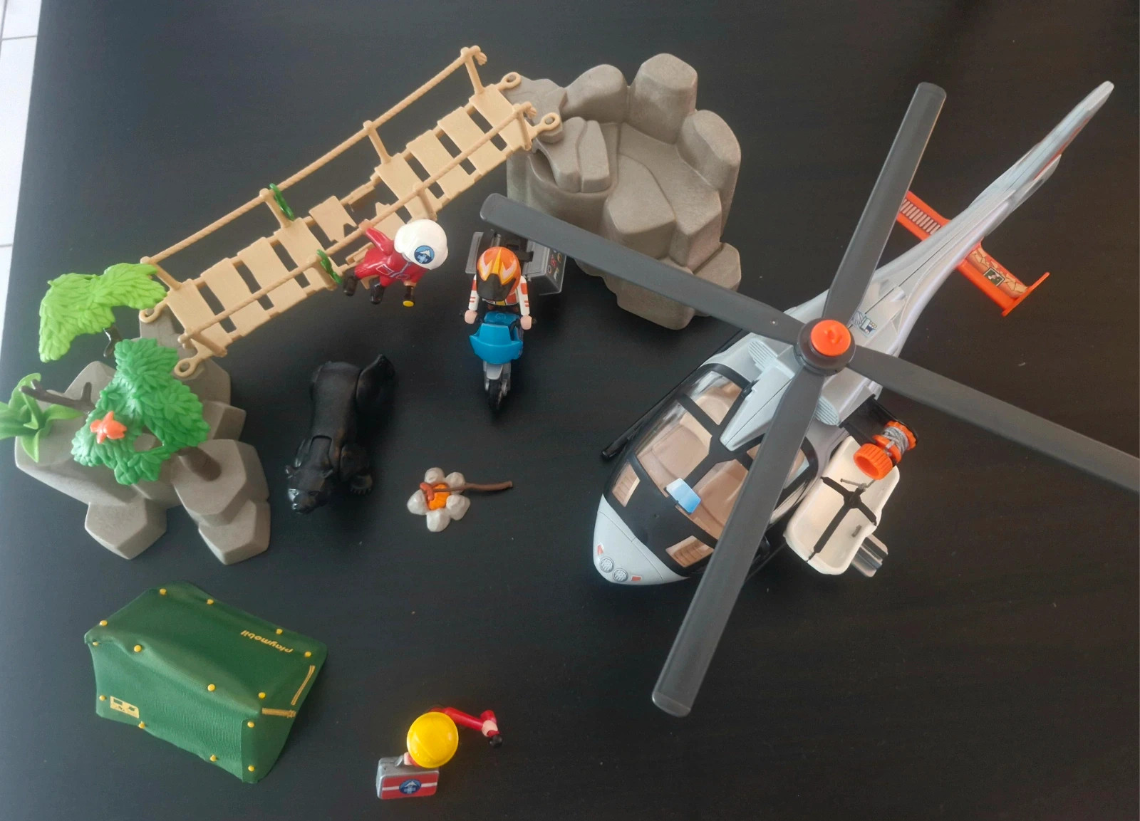 Playmobil rescue action 70663 unites de secouristes avec helicoptere – Playmobil – taille Taille unique 4