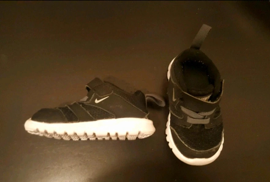 Paire de chaussures Nike - Taille 19.5 – Nike – taille 19 2