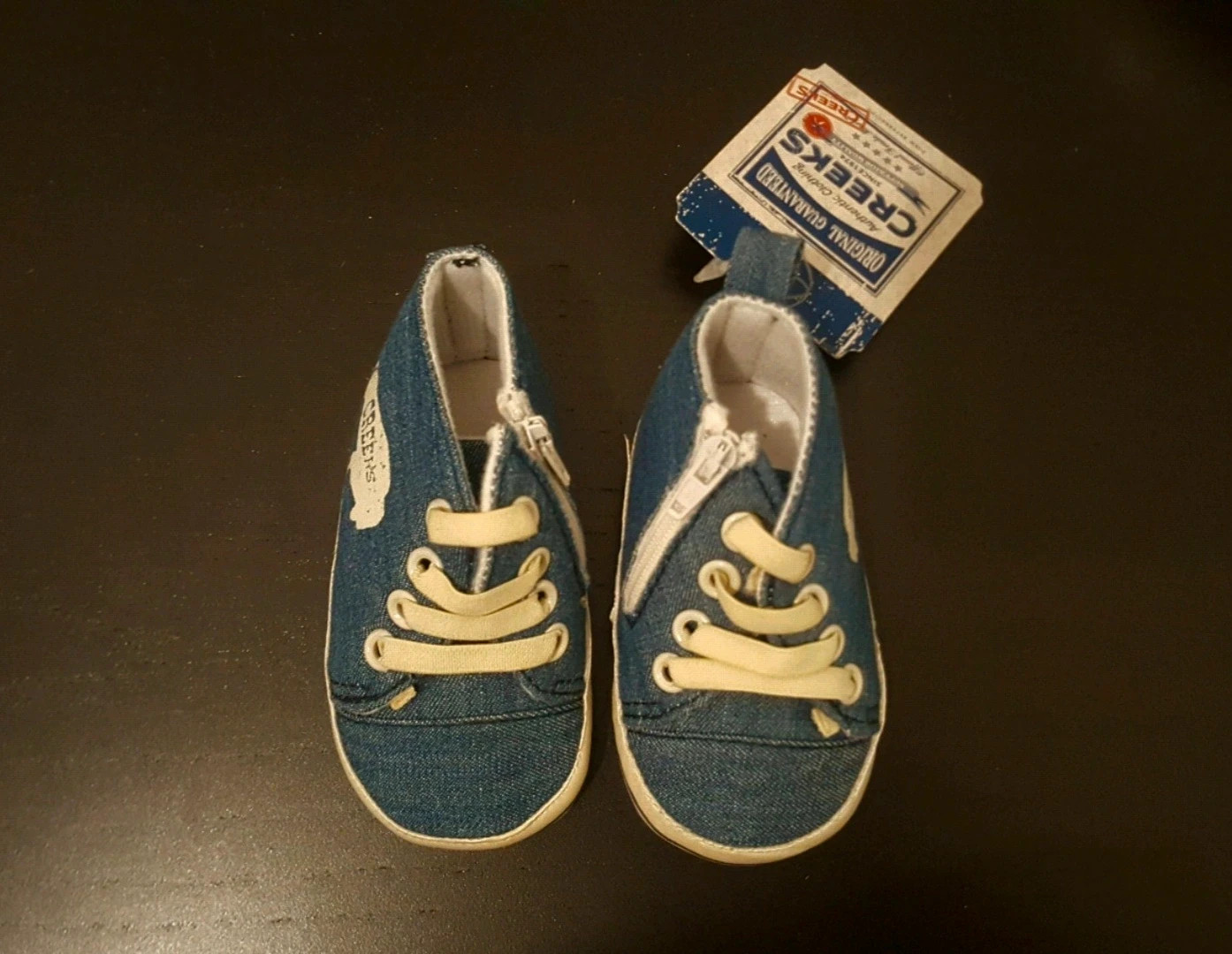 Paire de chaussures Creeks - Taille 17 – Creeks – taille 17
