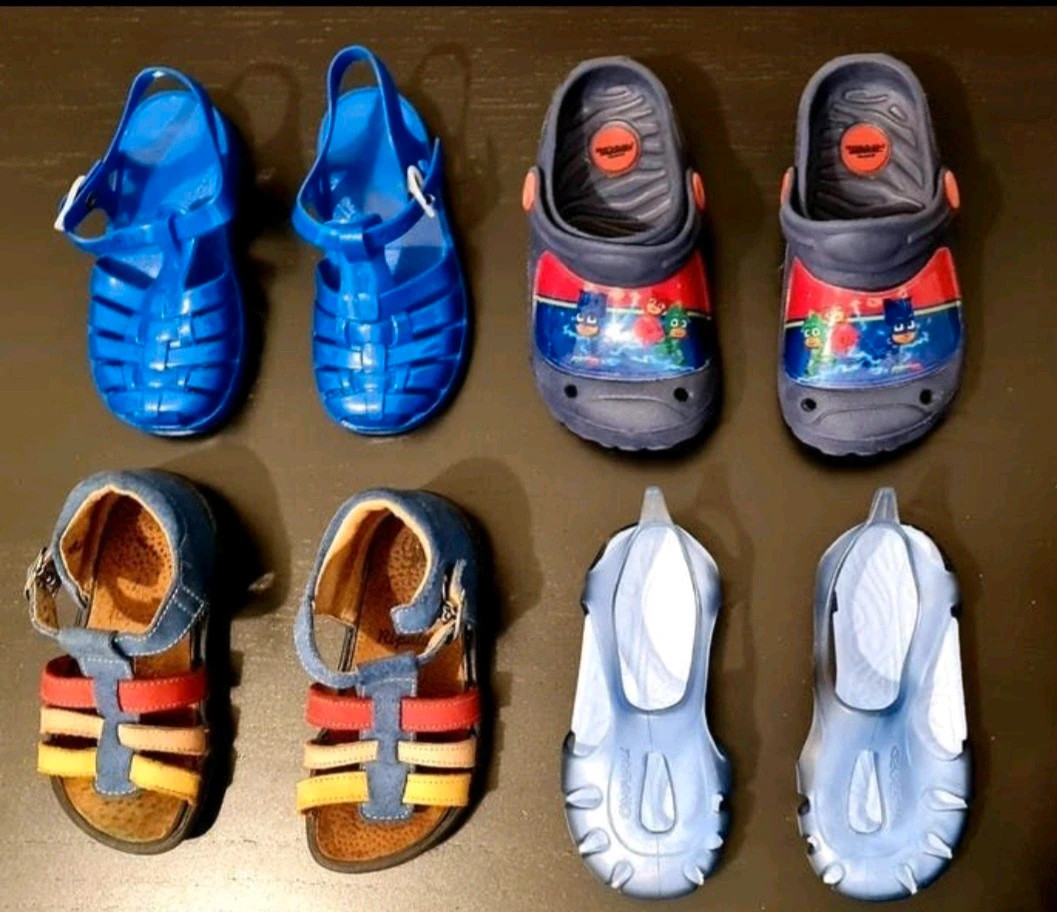 Lot de 4 paires de chaussures - Taille 24