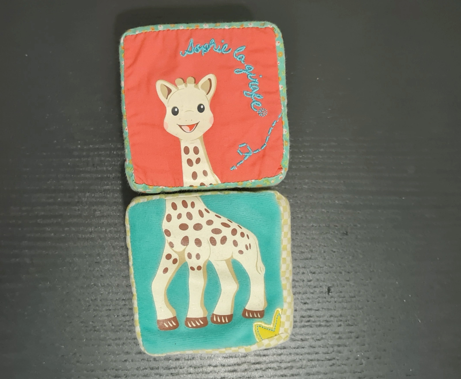 Cube Sophie la girafe doudou